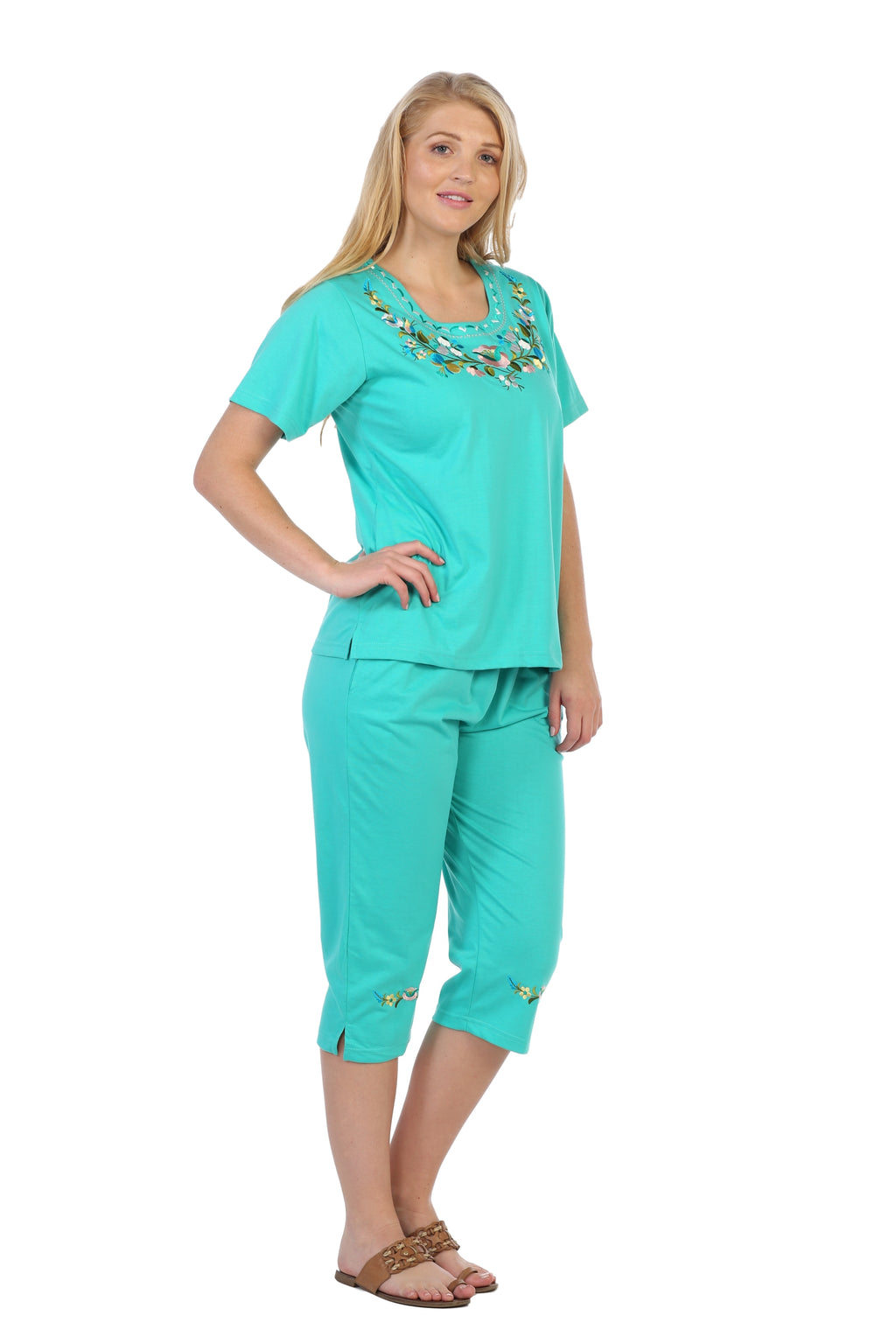 Women's Short Sleeve Embroidered Blouse and Matching Capri Set (M-3X) $12 Per Set. WS10