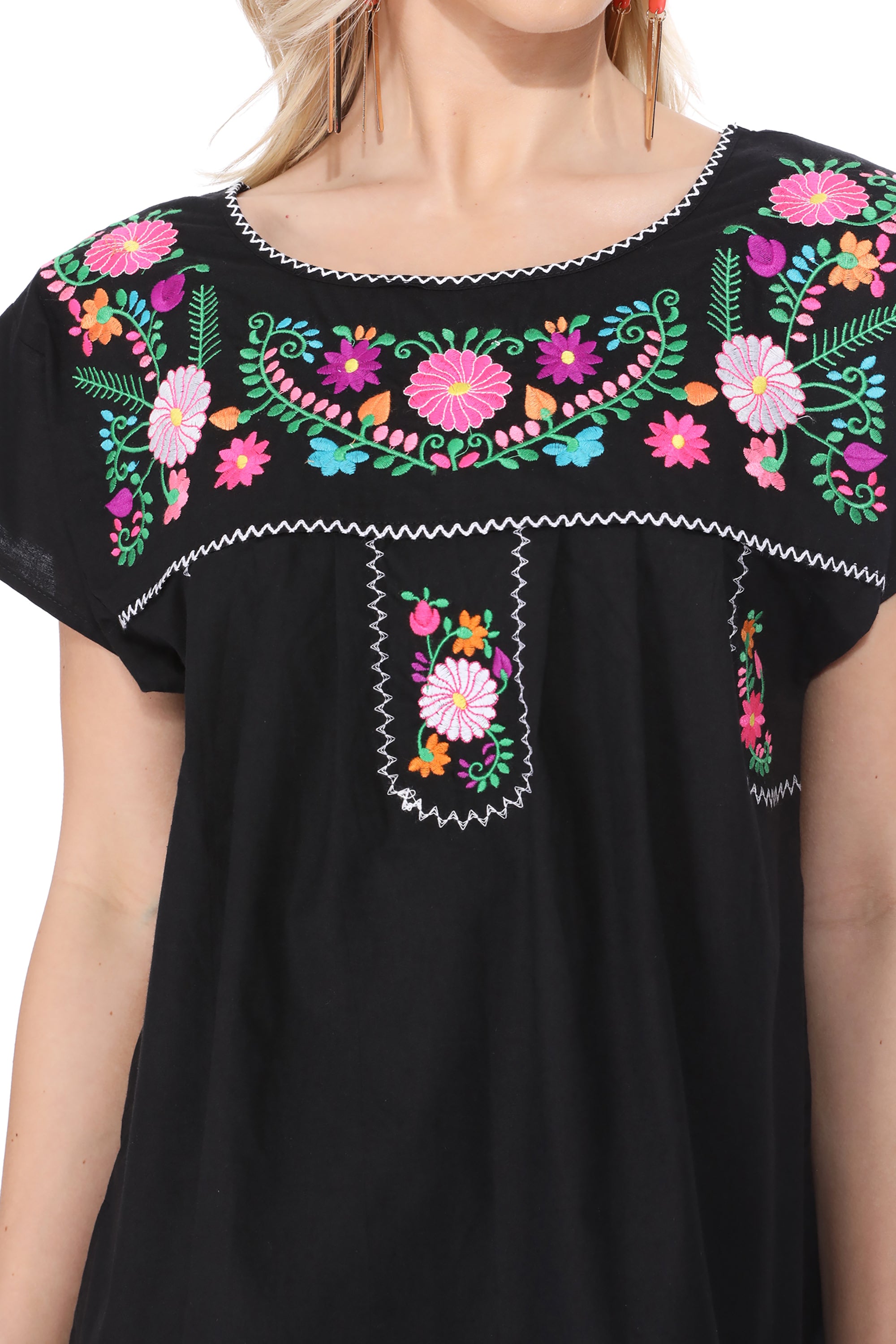 Traditional Black Mexican Women Blouse (S-XL) $8.5 and (2XL-3XL) $9.50 Per Piece. MT801
