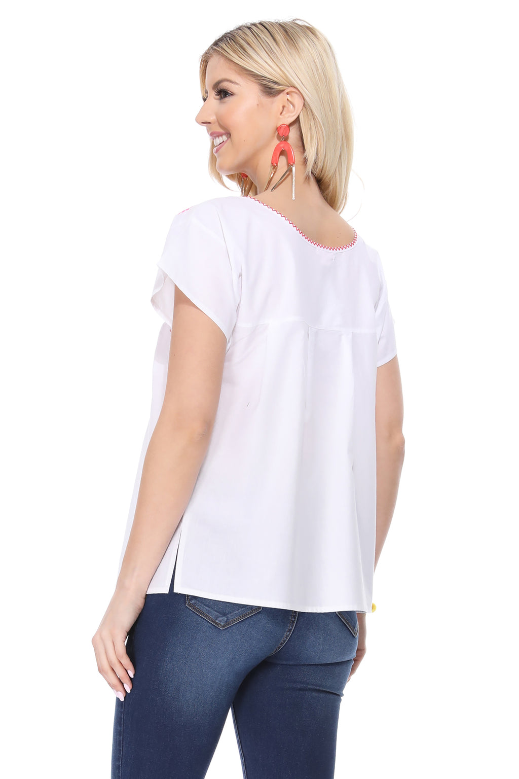 Traditional White Mexican Women Blouse (S-XL) $8.5 and (2XL-3XL) $9.50 Per Piece. MT801