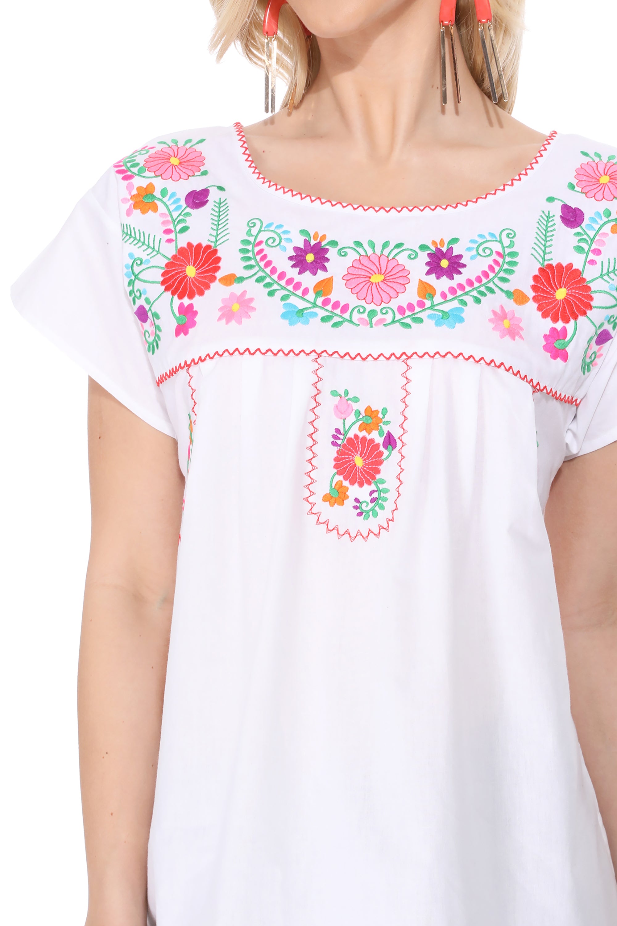 Traditional White Mexican Women Blouse (S-XL) $8.5 and (2XL-3XL) $9.50 Per Piece. MT801