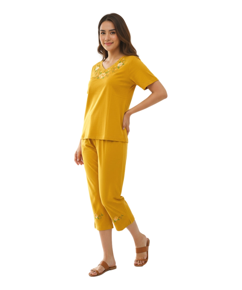 Women's Short Sleeve Rose Embroidered and Matching Capri Set (S-3X) $12.00 Per Set. WS08 Option B
