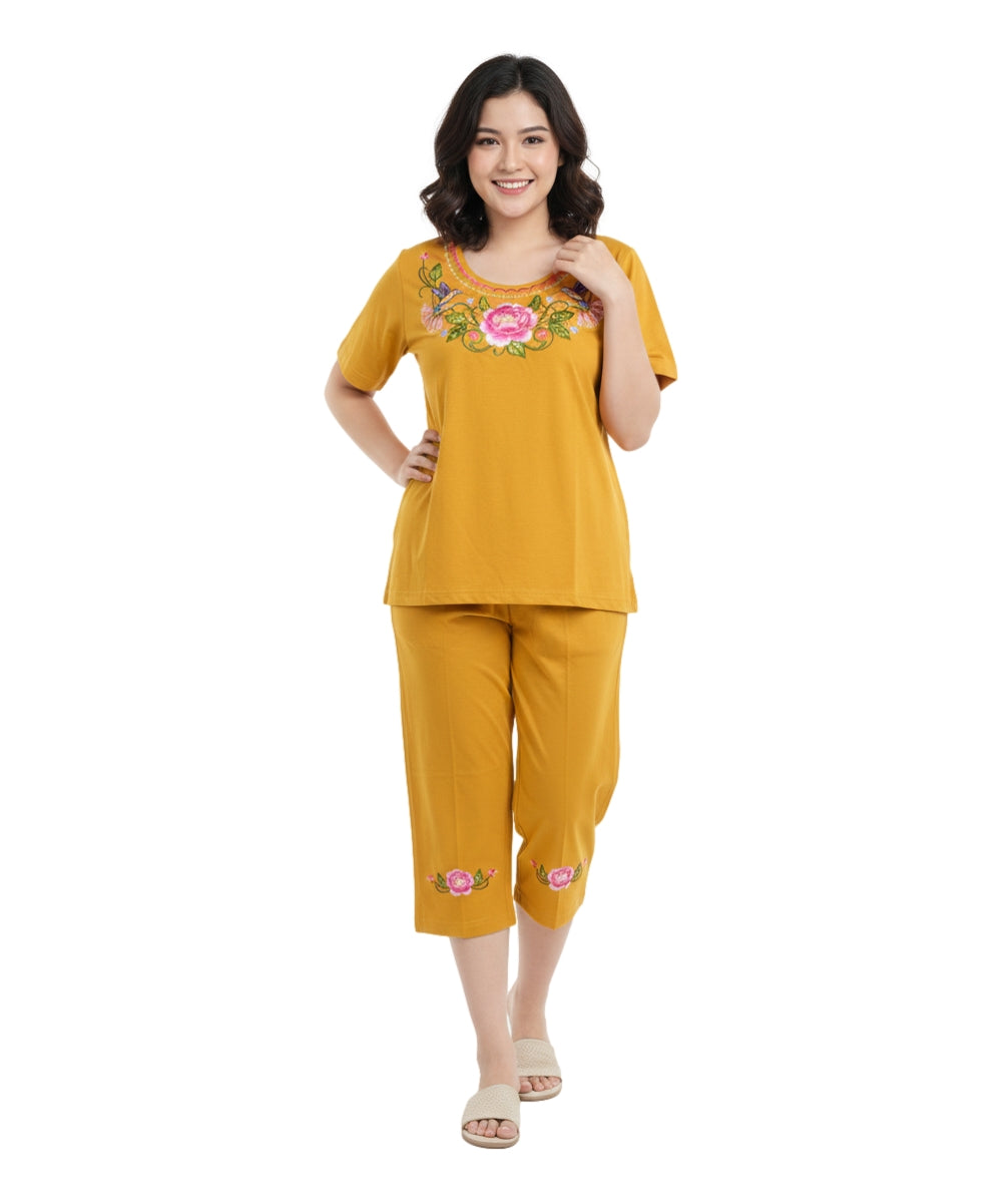 Women's Short Sleeve Hummingbird Floral Embroidered and Matching Capri Set (S-3X) $12.00 Per Set. WS18 Option A