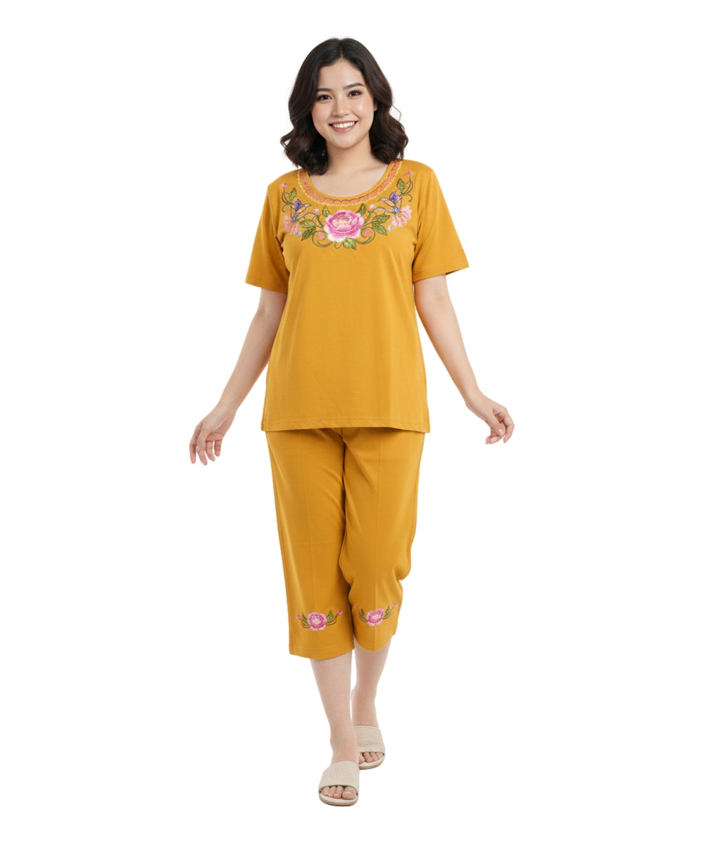Women's Short Sleeve Hummingbird Floral Embroidered and Matching Capri Set (S-3X) $12.00 Per Set. WS18 Option A